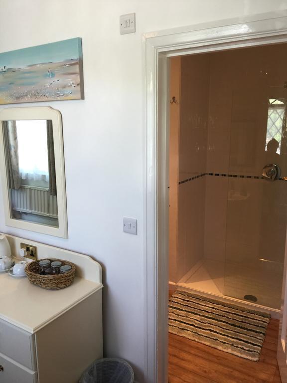 Cottage Inn リントン 部屋 写真